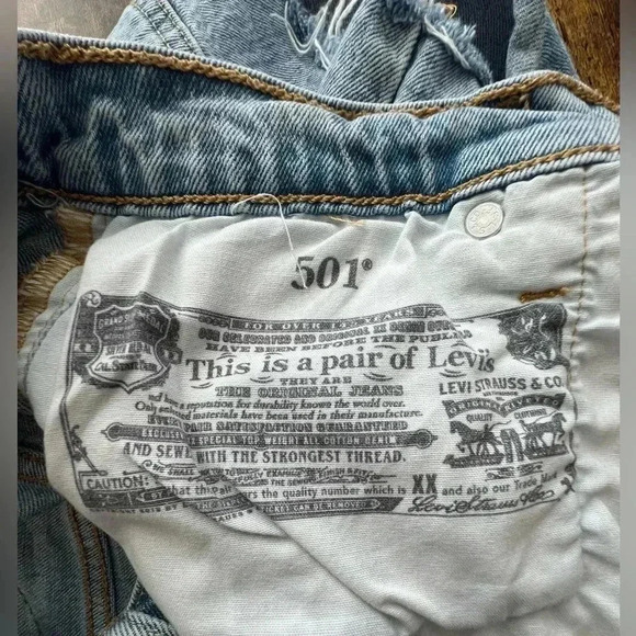 Levi’s | ladies 501 button fly Jean shorts. Size: 29 - Picture 9 of 16
